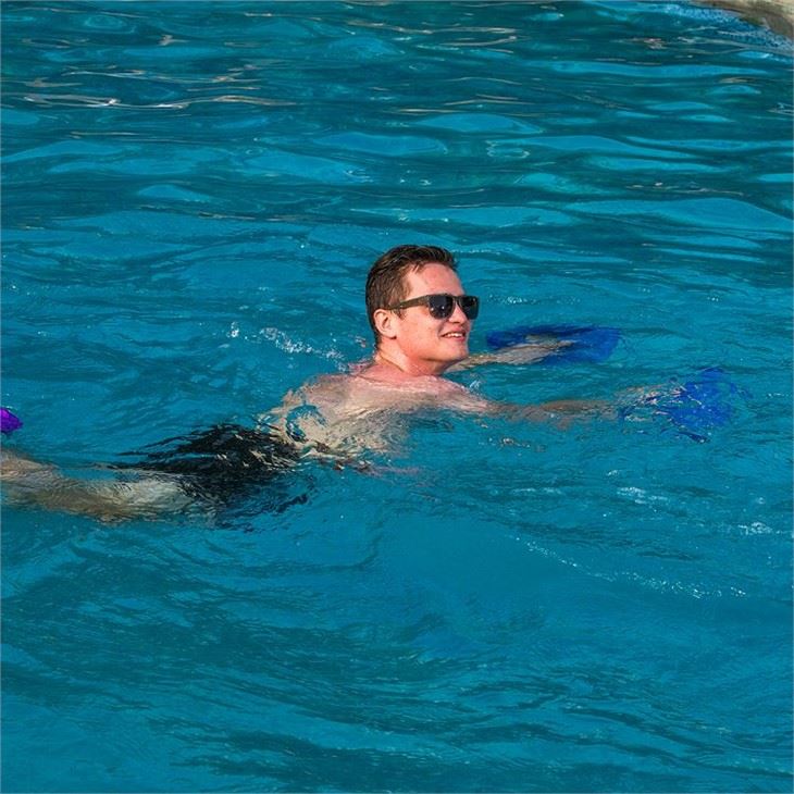 foot float (5)(001)